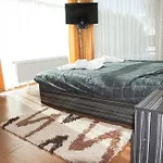 Romantica Forest Semesteranläggning (resort)